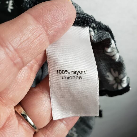 Maurices Women's 2X Off Shoulder Daisy Print Midi Dress Black Pleated Flared - Picture 6 of 13